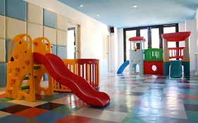 Apsara Beachfront Resort & Villa